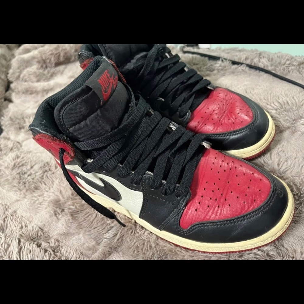 Air Jordan 1s - Picture 3 of 3